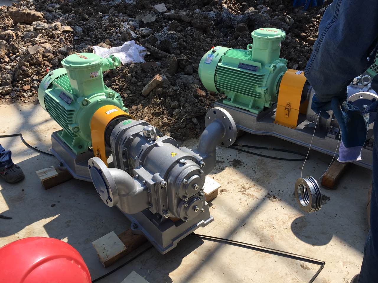 羅德乙醇卸車轉(zhuǎn)子泵安裝準備工作 羅德乙醇卸車轉(zhuǎn)子泵安裝準備工作