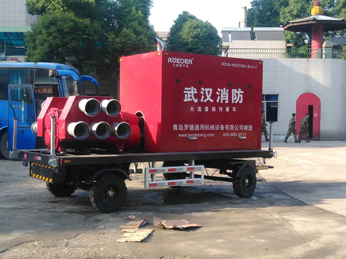 羅德拖車式移動(dòng)泵車 羅德拖車式移動(dòng)泵車